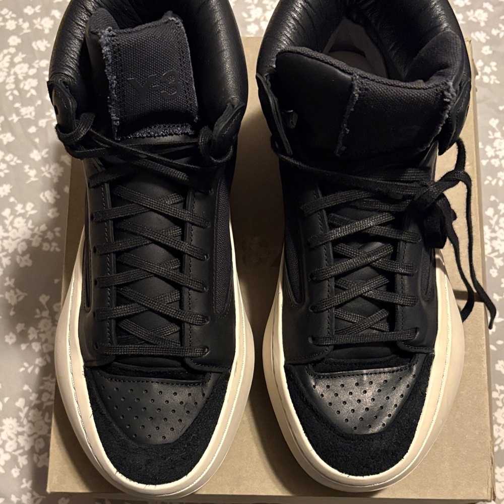 Y-3 Men's Black and White High-Top Sneakers